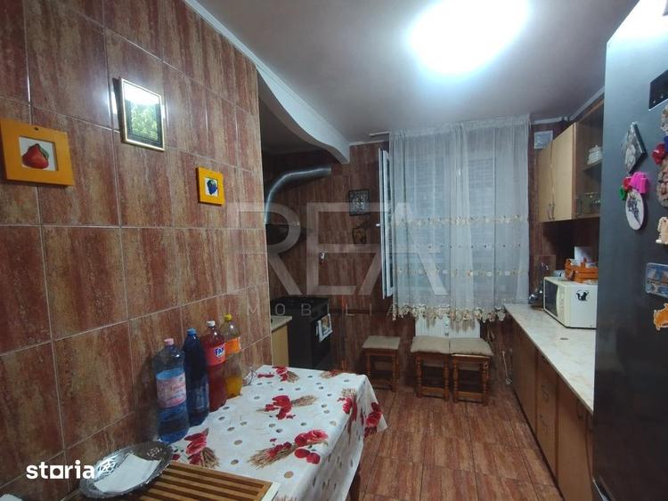 Apartament cu 4 camere decomandat, mobilat în Titan
