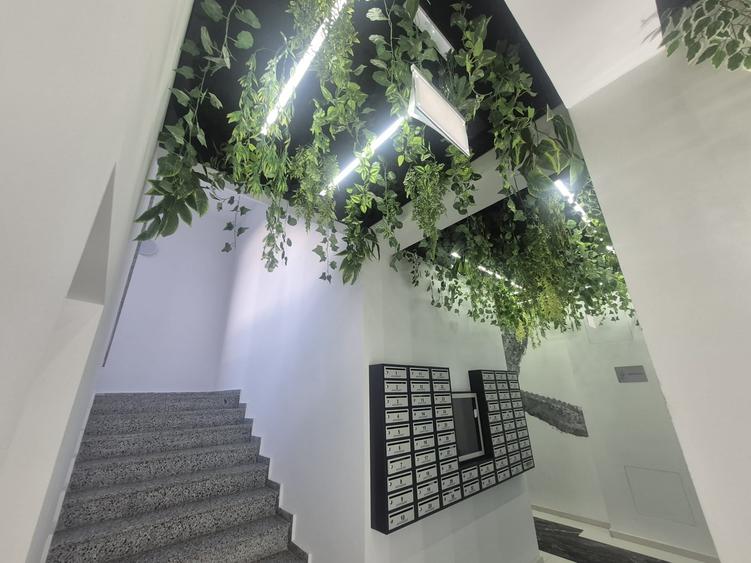Apartament cu 3 camere decomandat în Nicolina