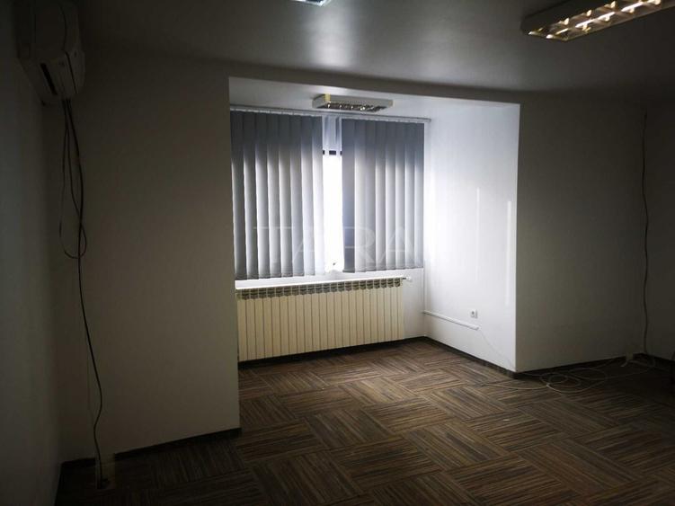 Casă spațioasă, ideală pentru locuință sau afacere - 1