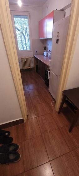 Apartament cu 2 camere semidecomandat, mobilat în Brâncoveanu