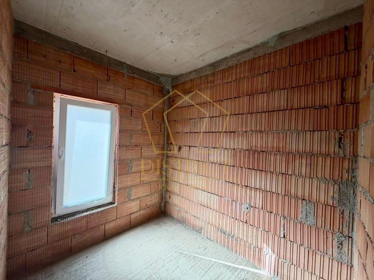 Duplex cu 4 camere cu Canalizare în Dumbrăvița