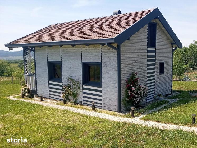 Casă cu 4 camere cu Teren 500 Mp în Central
