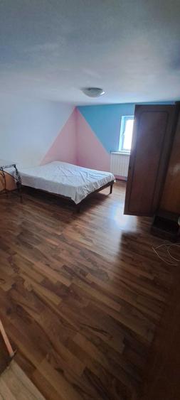 Casă cu 4 camere în Mihai Bravu