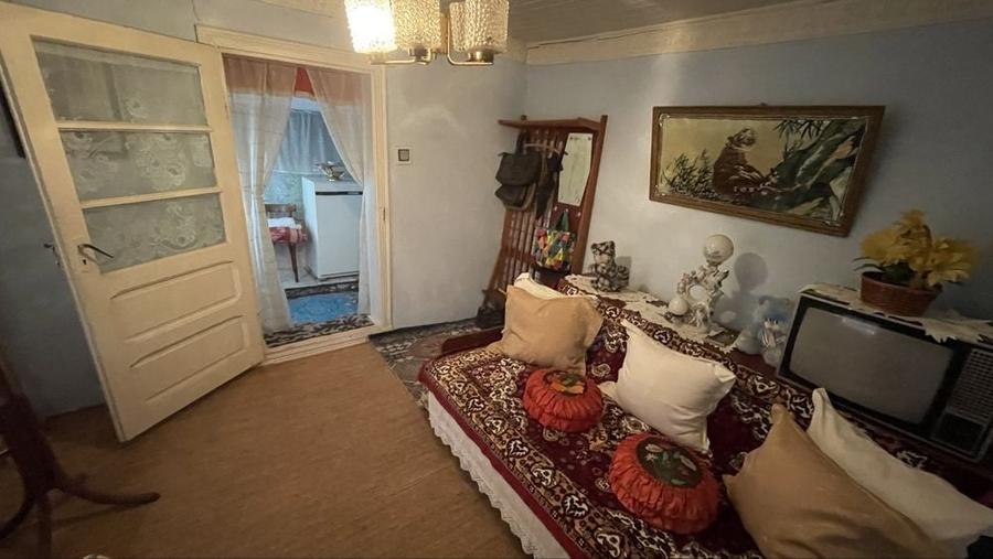 Casă cu 3 camere în Odaia Manolache