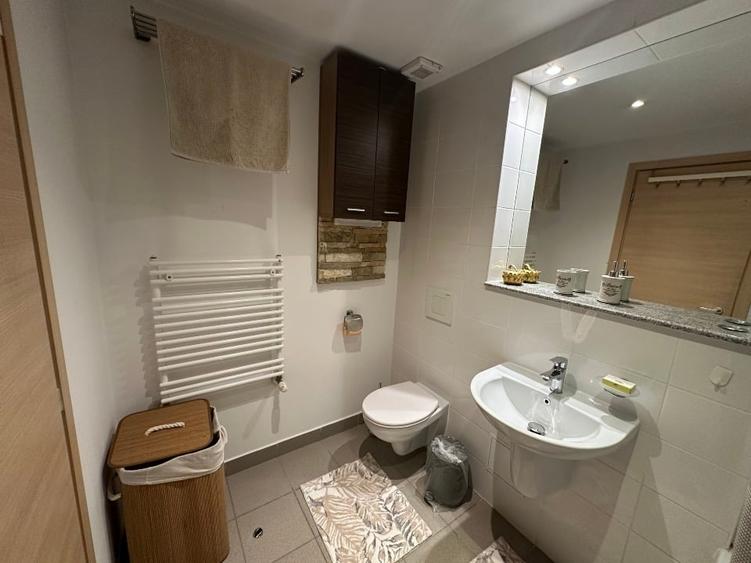 Apartament cu 3 camere decomandat, mobilat în Dristor