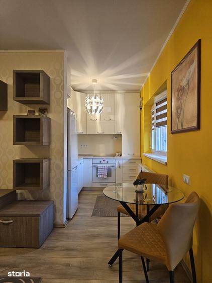 Apartament cu 2 camere decomandat în Est