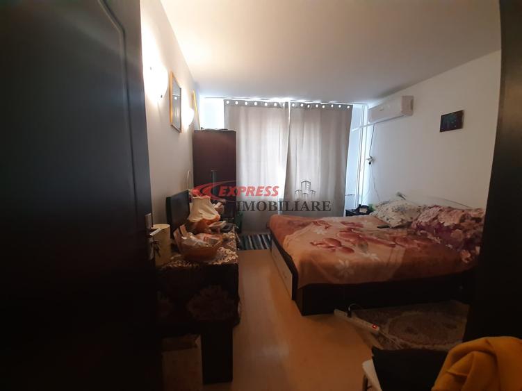 Apartament cu 3 camere semidecomandat în Dristor