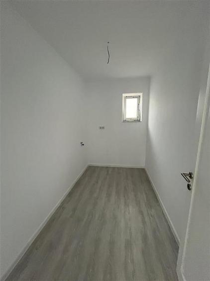 Casă individuală cu 4 camere cu Canalizare în Nufărul