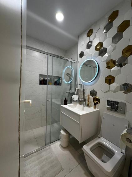 Apartament cu 4 camere decomandat, mobilat în Iancu Nicolae