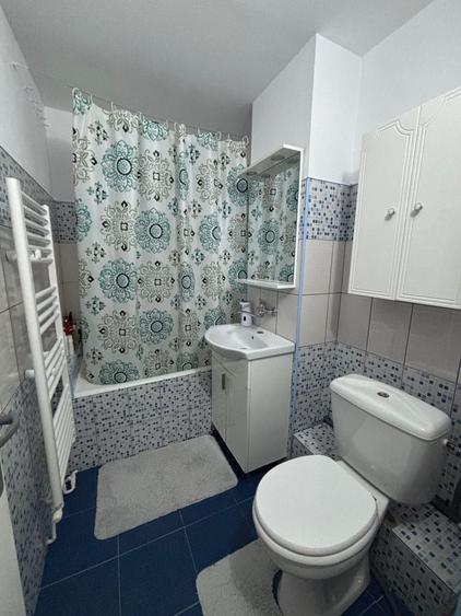 Apartament cu 3 camere decomandat în Independenței — fotografia 3