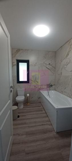Casă individuală cu 4 camere cu Canalizare în Gulia