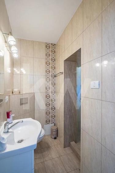 Apartament cu 3 camere semidecomandat în Central