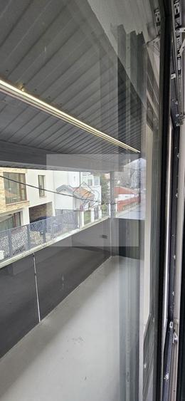 Casă individuală cu 5 camere cu Canalizare în Tineretului