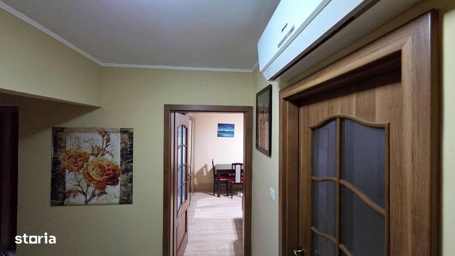 Apartament cu 3 camere decomandat în Aradului