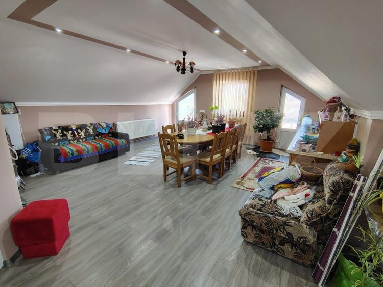 Casă individuală cu 7 camere cu Canalizare în Jucu de Sus