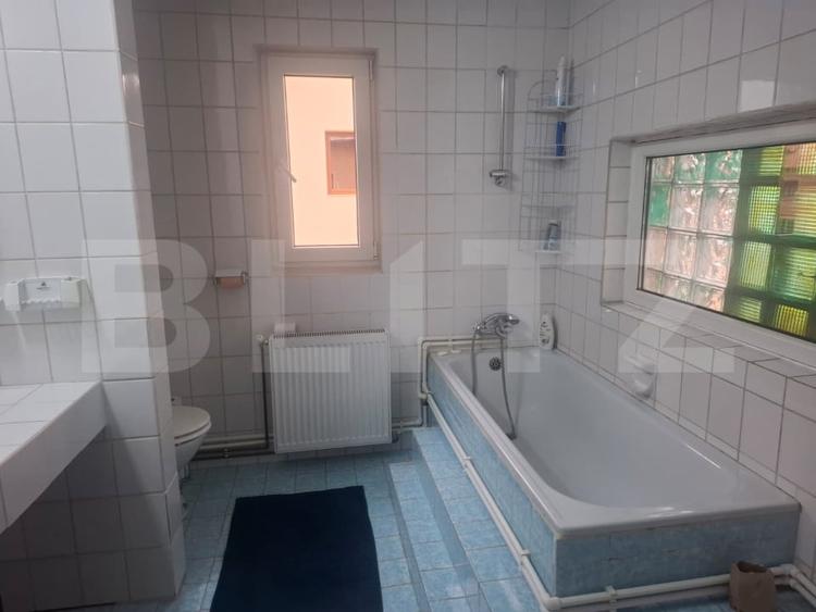 Casă individuală cu 12 camere cu Canalizare în Lungulețu