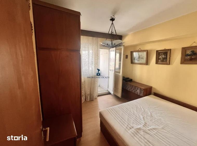 Apartament cu 4 camere semidecomandat în Berceni
