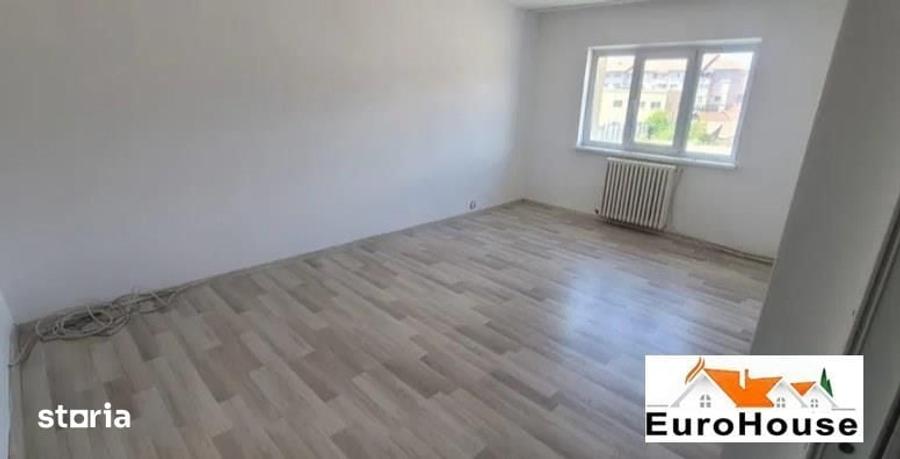 Apartament cu 2 camere decomandat în Tolstoi
