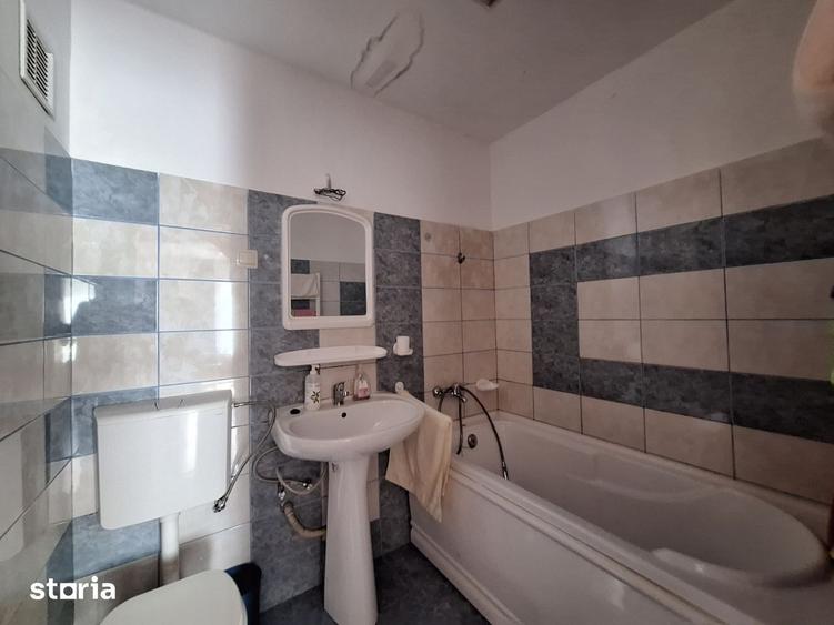 Apartament decomandat, etajul 1, zona KIK - 1