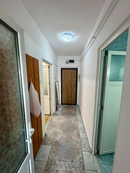 Apartament cu 2 camere decomandat în Podu Roș