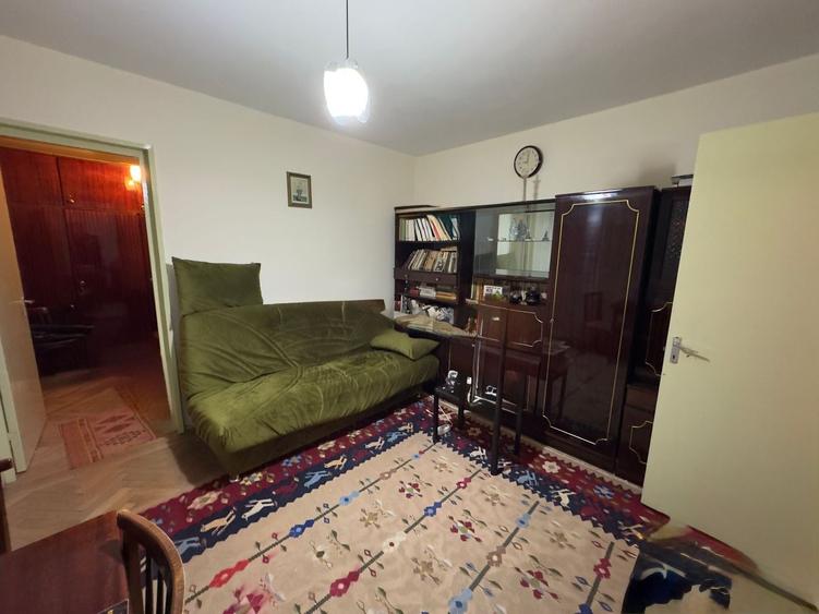 Apartament cu 2 camere semidecomandat, mobilat în Tomis Nord