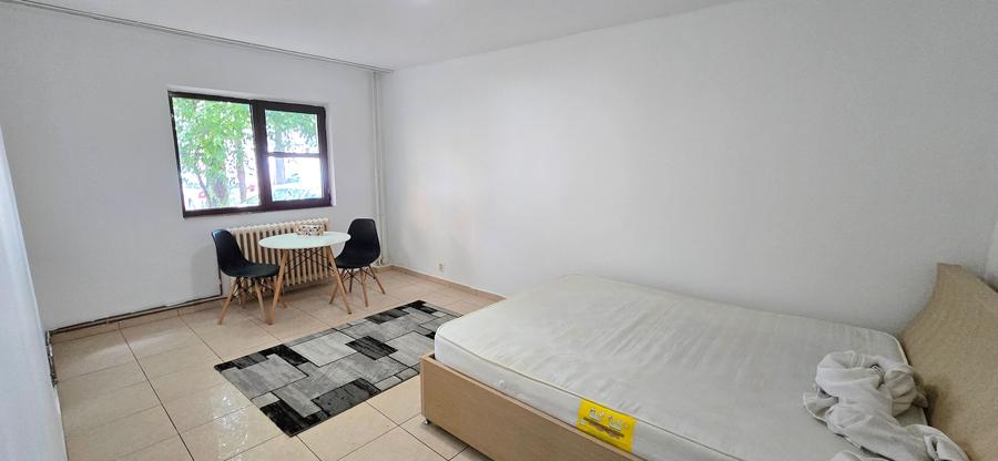 Apartament cu 3 camere decomandat în Galata