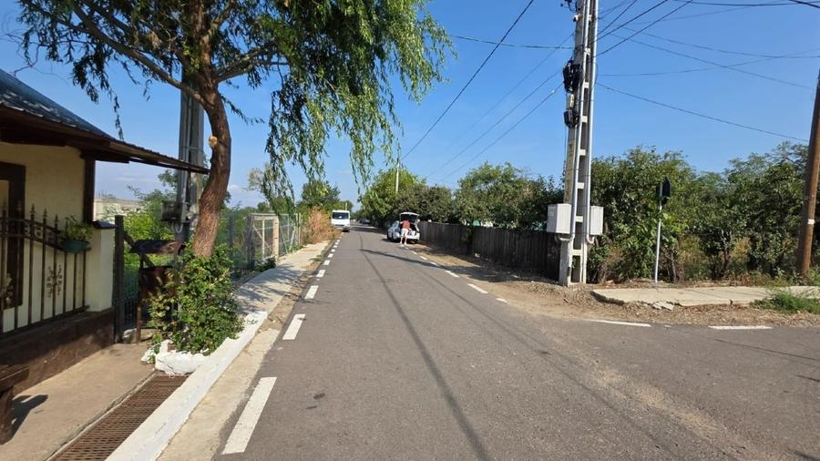 Casă individuală cu 2 camere cu Teren 1200 Mp în Perieni