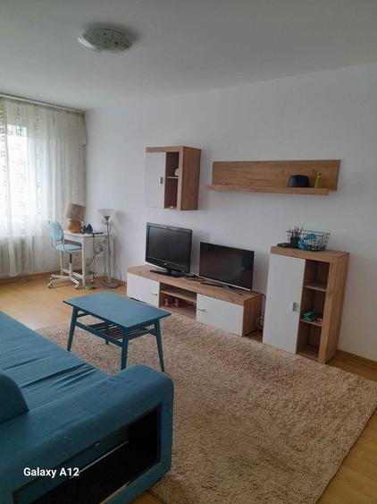 Apartament cu 3 camere decomandat în Gorjului