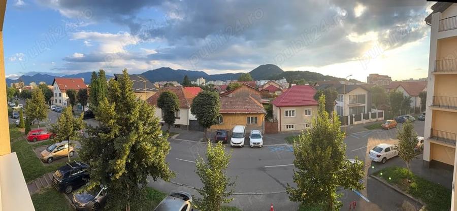 Apartament cu 3 camere decomandat în Astra