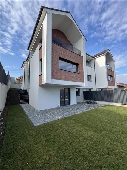 Duplex cu 5 camere cu Teren 612 Mp în Borhanci