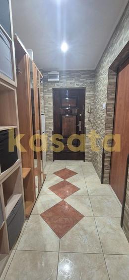 Apartament cu 3 camere semidecomandat, mobilat în Drumul Taberei