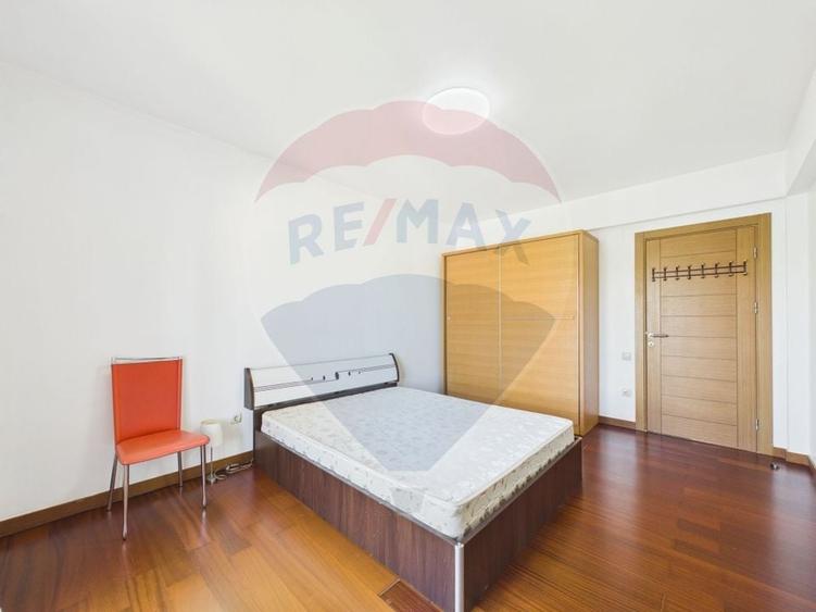Apartament cu 3 camere decomandat, mobilat în Ștefăneștii de Jos
