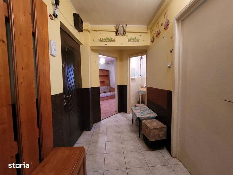 De Vanzare apartament 3 camere Micro 16 - 1