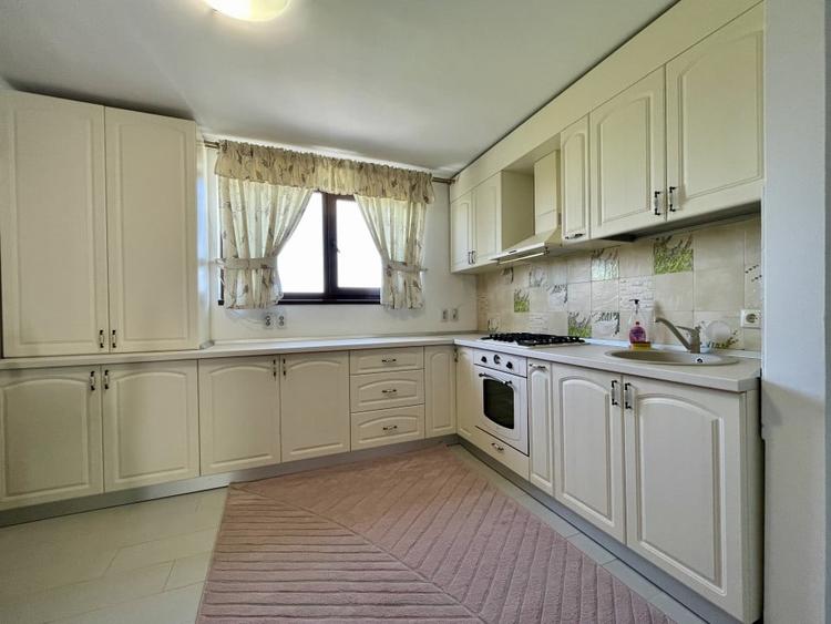 Apartament cu 2 camere decomandat, mobilat în Borhanci