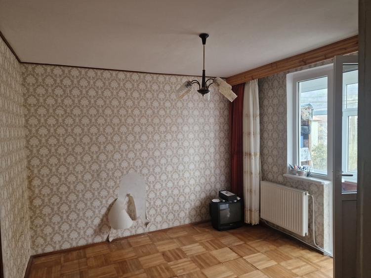 Apartament cu 2 camere decomandat în Precista
