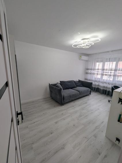 Apartament cu 2 camere decomandat, mobilat în Titan