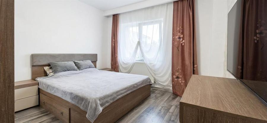 Apartament cu 3 camere decomandat în Iosia