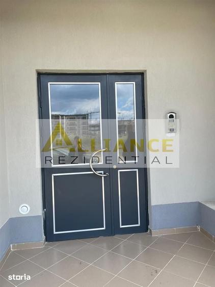Apartament cu 3 camere decomandat în Metalurgiei