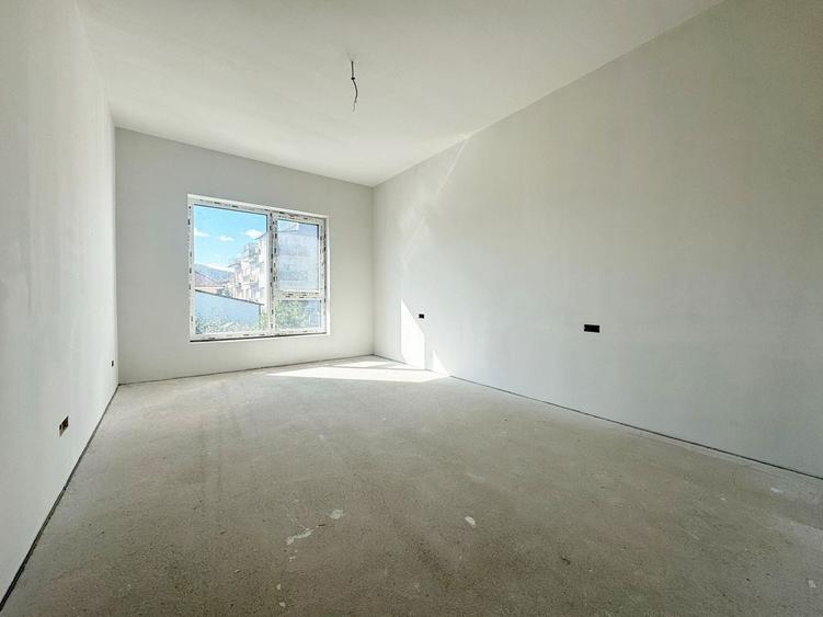 Duplex cu 4 camere cu Canalizare în Florești
