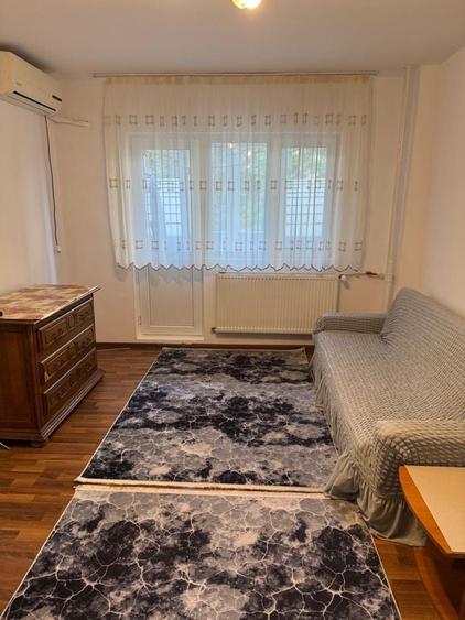 Apartament cu 2 camere semidecomandat în Berceni