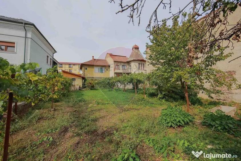 Casă cu 3 camere cu Teren 562 Mp în Central