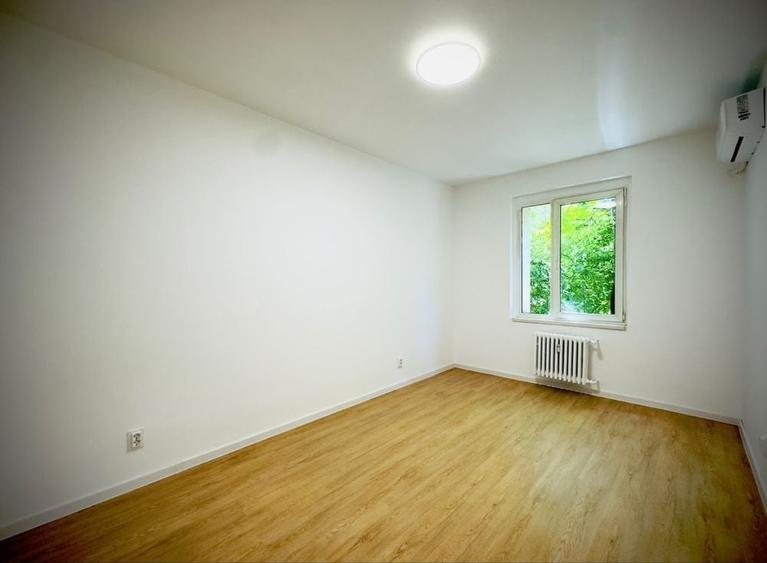 Apartament cu 3 camere semidecomandat în Floreasca