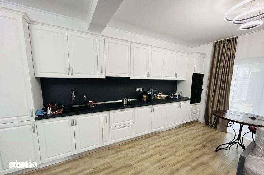 Casă cu 3 camere cu Teren 350 Mp în Central