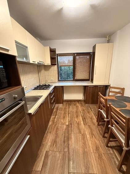 Apartament cu 2 camere semidecomandat în Eroii Revoluției