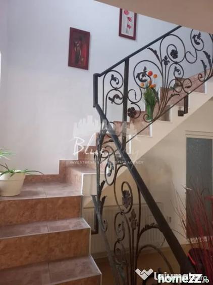 Casă cu 8 camere cu Teren 330 Mp în Eforie