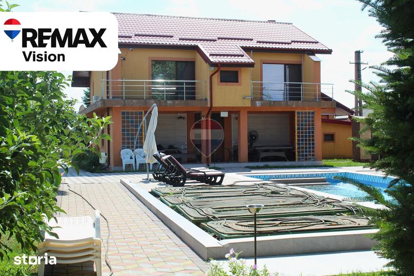 Casă cu 8 camere cu Piscina în Castranova