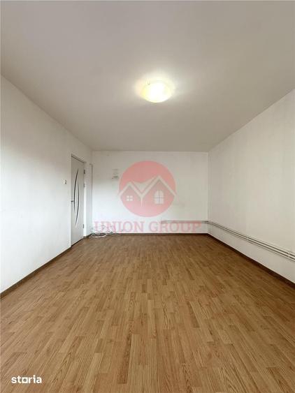 Apartament cu 4 camere decomandat în Km 4