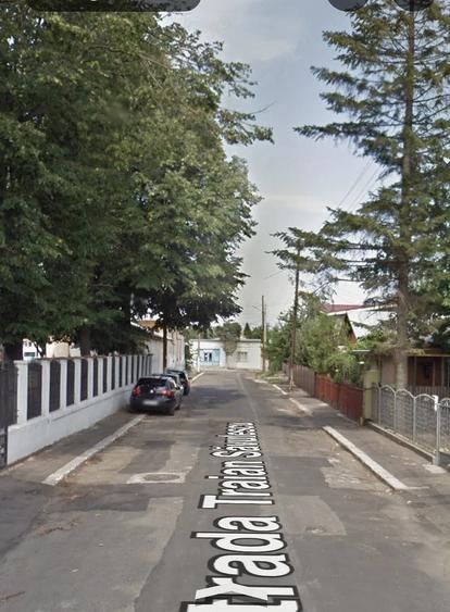 Casă cu 4 camere cu Teren 420 Mp în Central