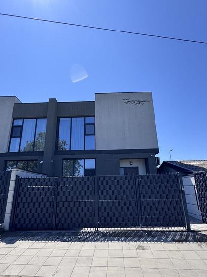 Casă cu 4 camere cu Teren 190 Mp în Kamsas
