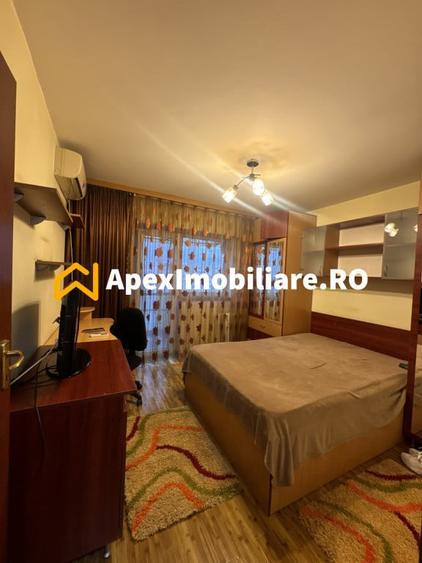 Apartament cu 4 camere decomandat în Costin Georgian